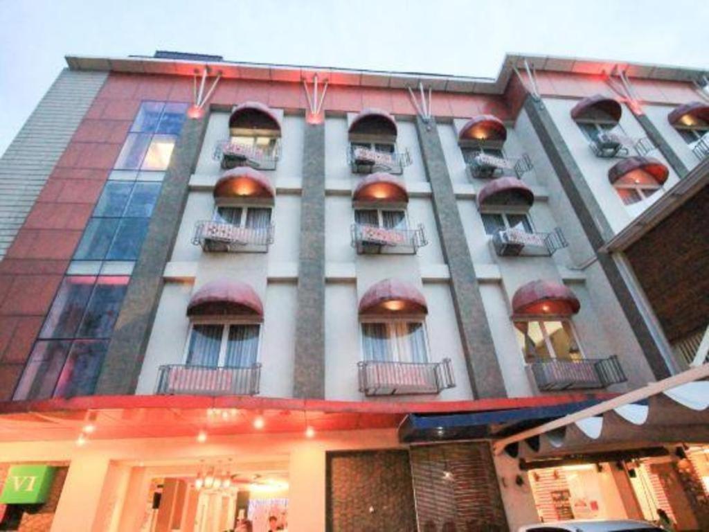 The Rivavi Legian Hotel Exterior photo