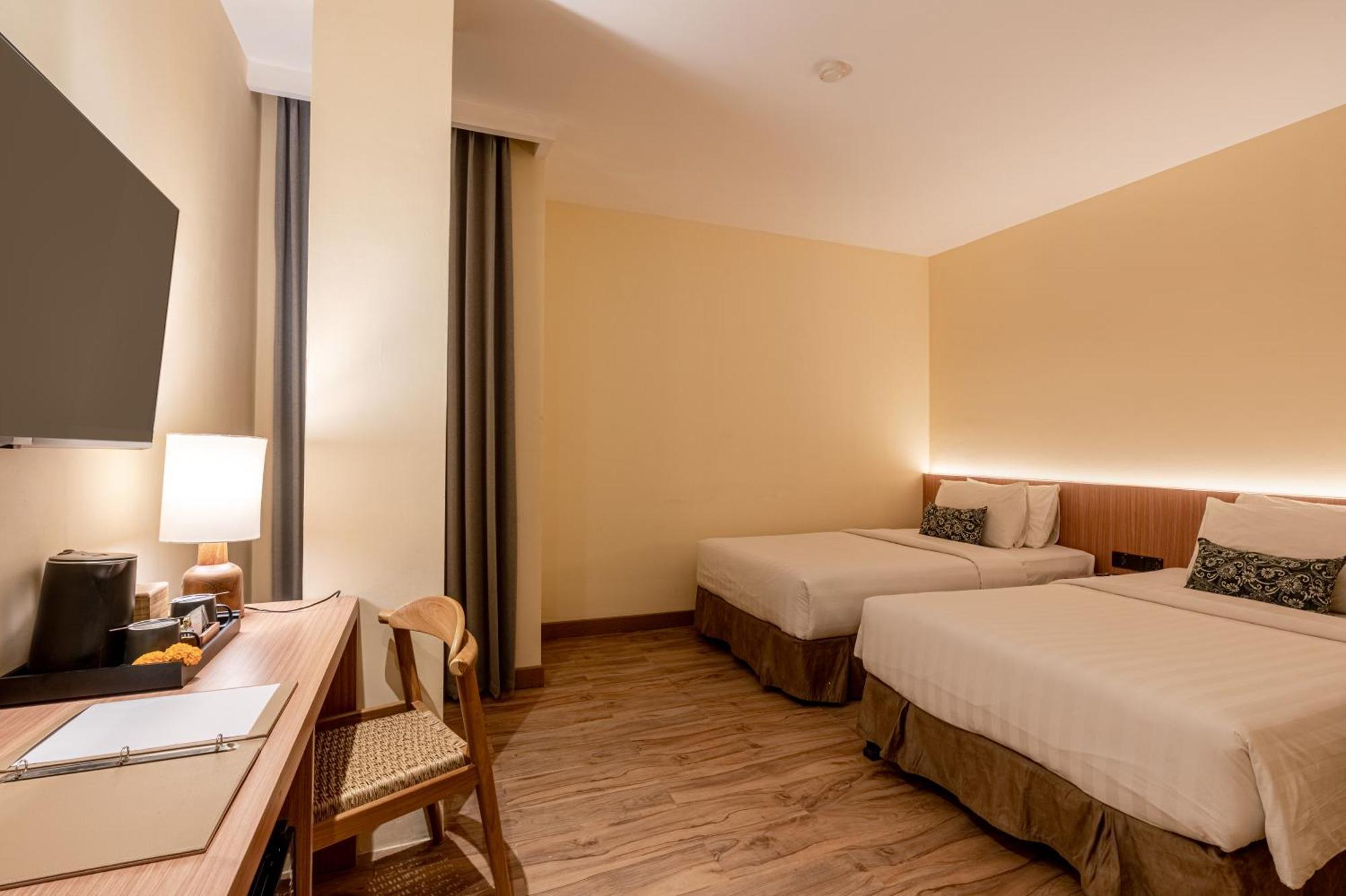 The Rivavi Legian Hotel Exterior photo
